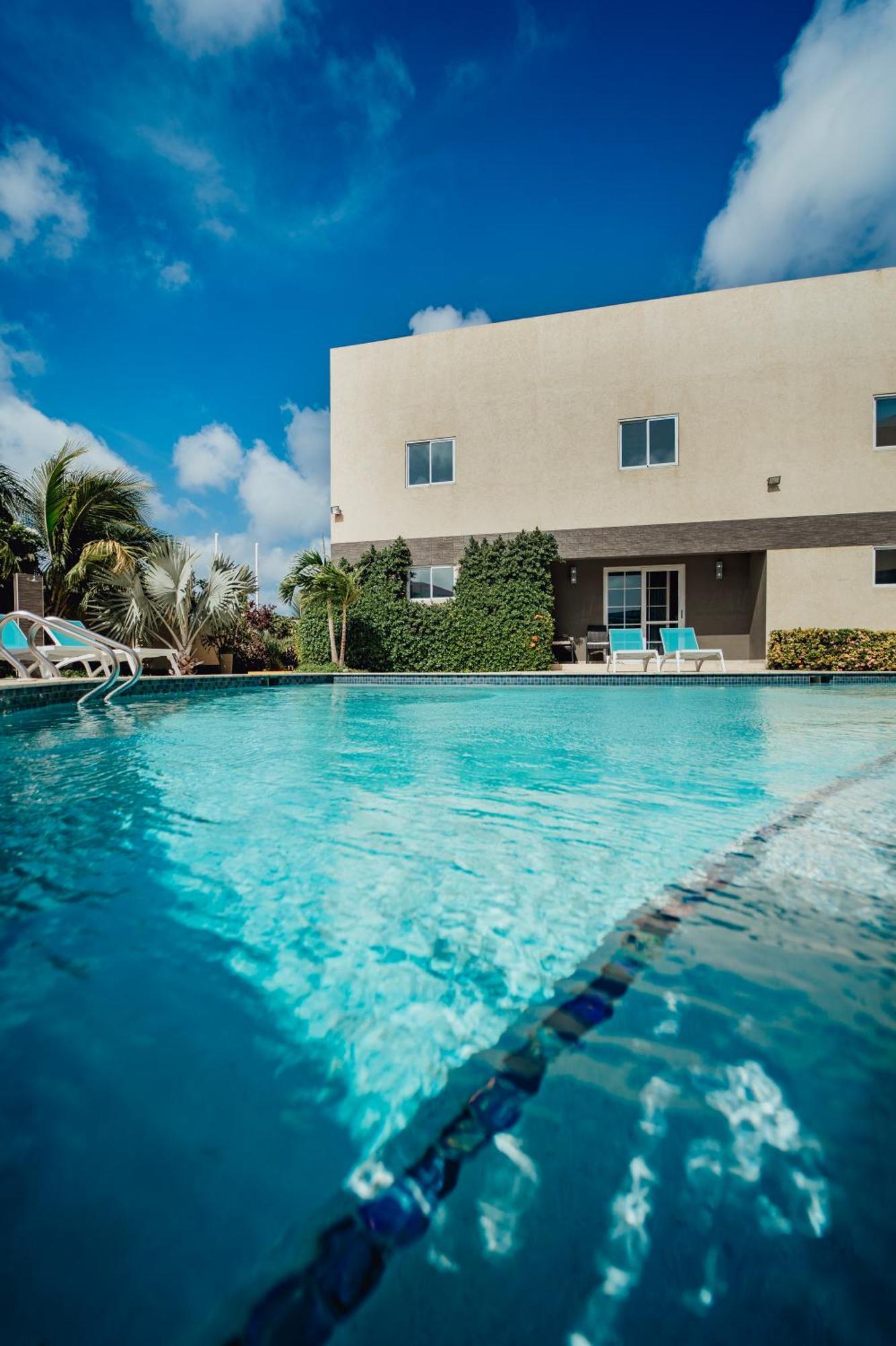Hotel Rh Boutique Aruba Oranjestad Exterior photo